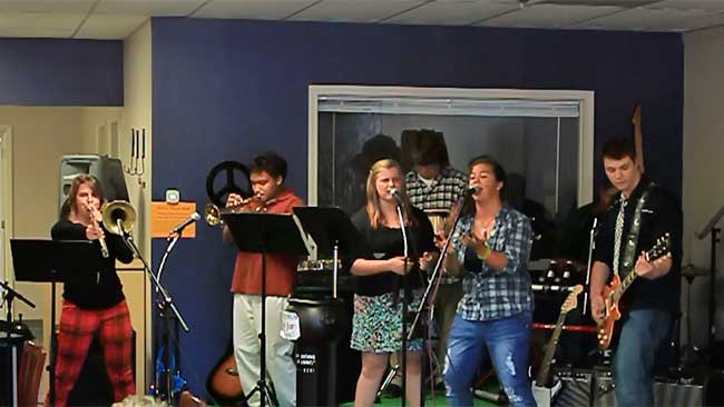 Community Artist League - "Monday Night Project" Performs at BRDstock